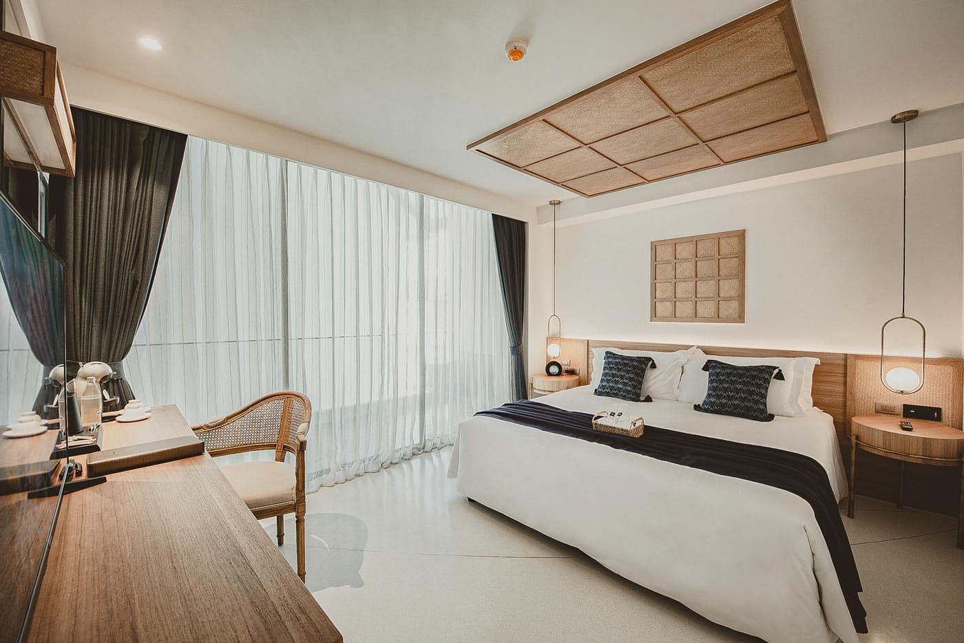 Grand Deluxe with Bathtub (Double or Twin Bed)